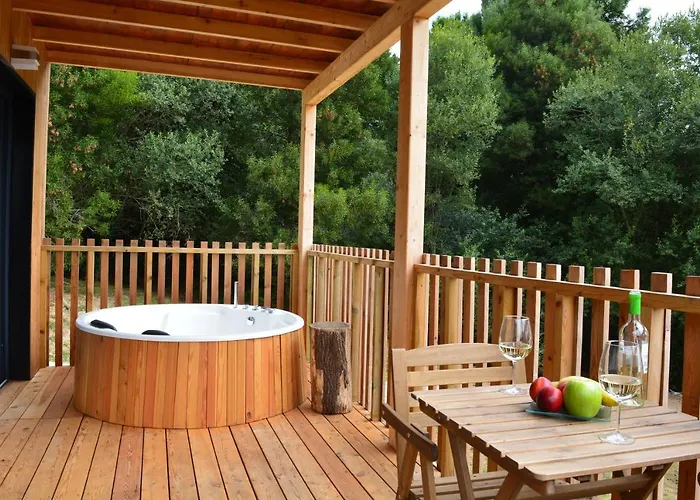 Compostela - Pedroso Con Banera De Hidromasaje Camping *