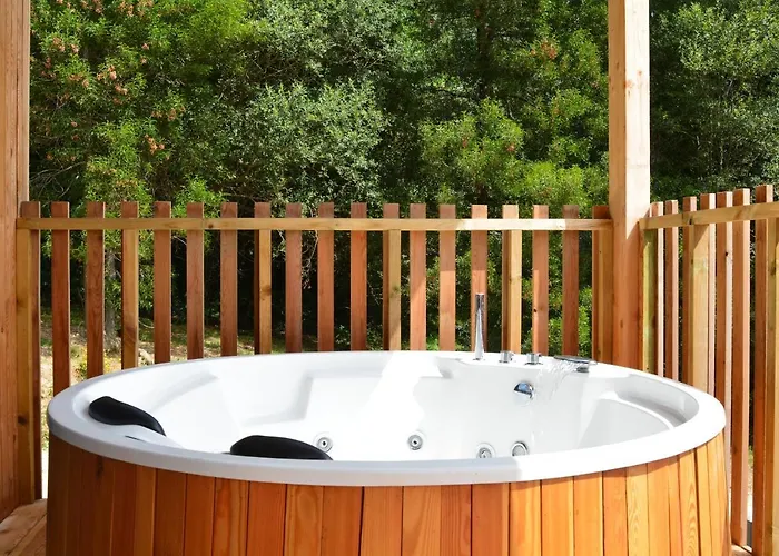 Compostela - Pedroso Con Banera De Hidromasaje Camping